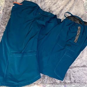 Dickies turquoise scrub set